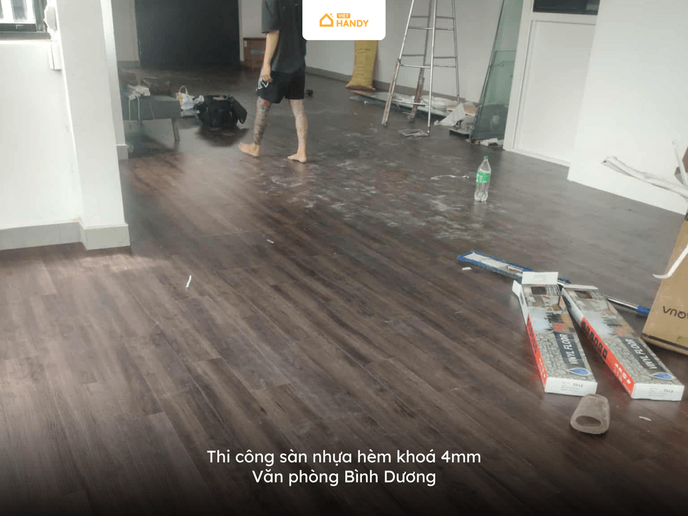 Thi công sàn nhựa hèm khoá 4mm Văn phòng Bình Dương