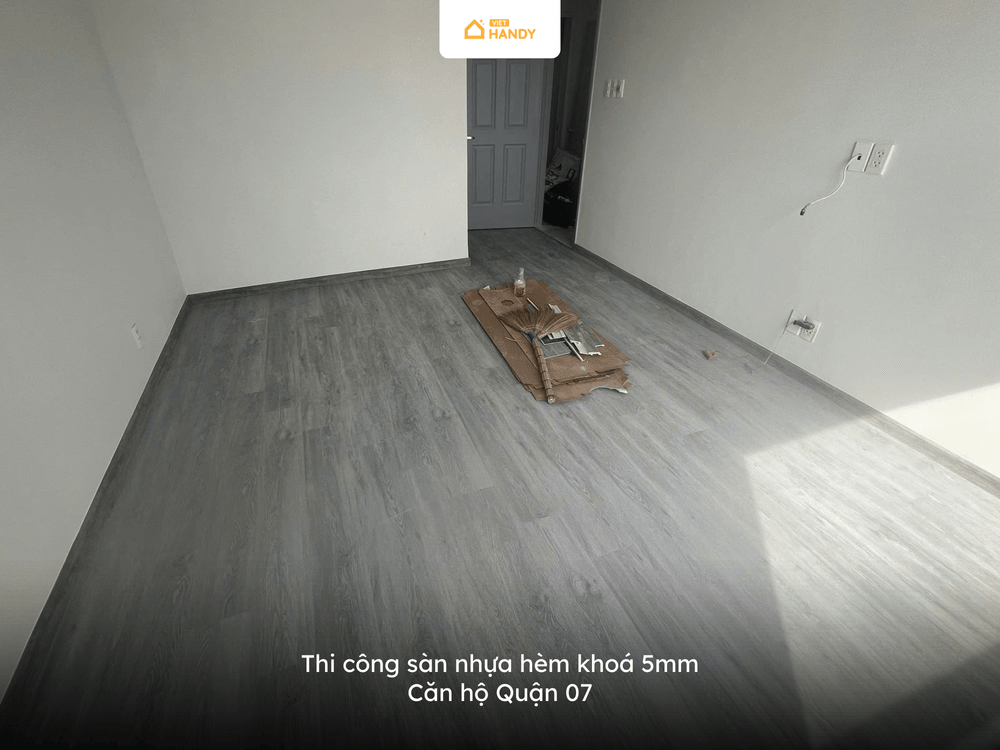 Thi công sàn nhựa hèm khoá 5mm Căn hộ Quận 07
