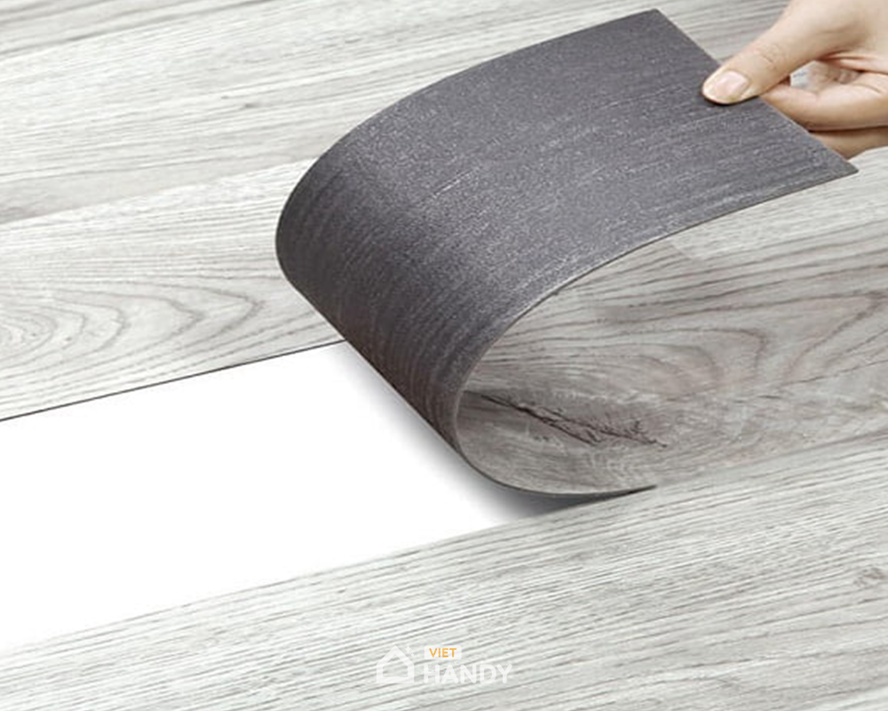 chuan-bi-gi-truoc-khi-dan-san-nhua-gia-go