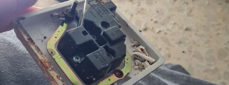 Hệ thống điện nước xuống cấp là dấu hiệu cần sửa nhà